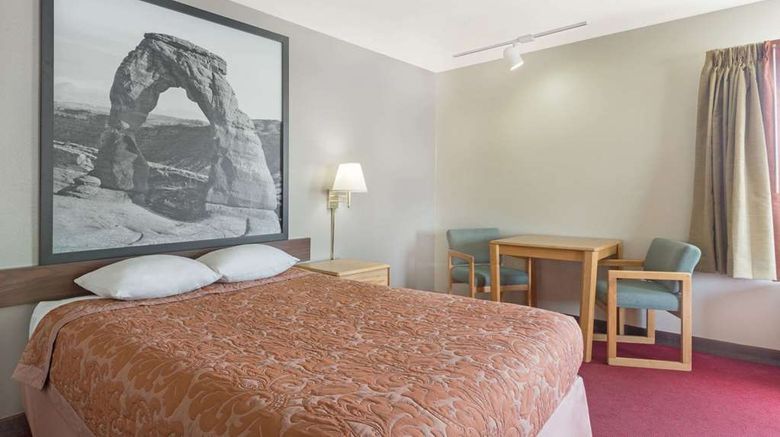 <b>Super 8 Green River Room</b>. Images powered by <a href="https://iceportal.shijigroup.com/" title="IcePortal" target="_blank">IcePortal</a>.
