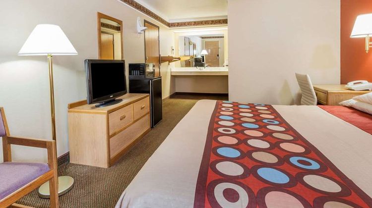 Super 8 Mount Vernon Room