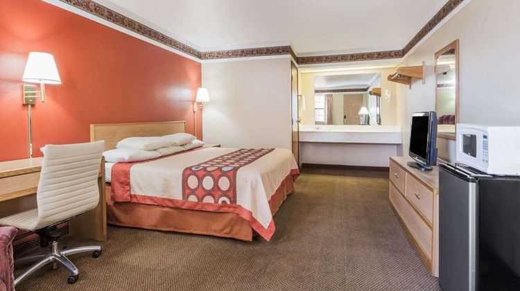 Super 8 Mount Vernon Room