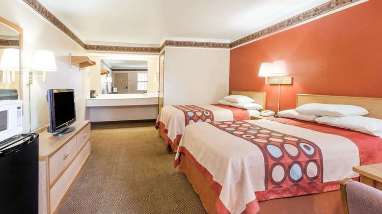 Super 8 Mount Vernon Room