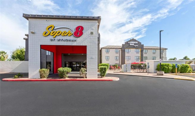 Super 8 Phoenix/Mesa/Gilbert Road Exterior
