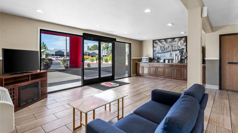 <b>Super 8 Phoenix/Mesa/Gilbert Road Lobby</b>. Images powered by <a href="https://iceportal.shijigroup.com/" title="IcePortal" target="_blank">IcePortal</a>.
