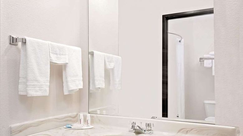 <b>Howard Johnson Gothenburg Room</b>. Images powered by <a href="https://iceportal.shijigroup.com/" title="IcePortal" target="_blank">IcePortal</a>.
