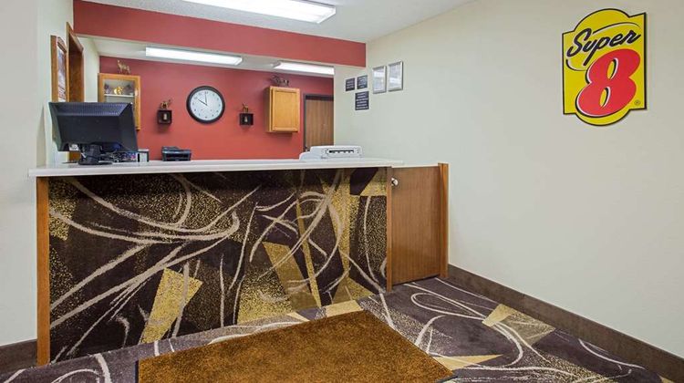 Super 8 Charles City Lobby