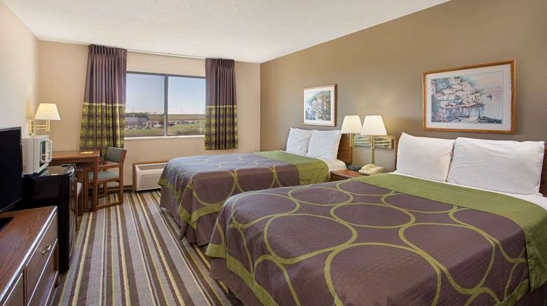 <b>Super 8 Charles City Room</b>. Images powered by <a href="https://iceportal.shijigroup.com/" title="IcePortal" target="_blank">IcePortal</a>.