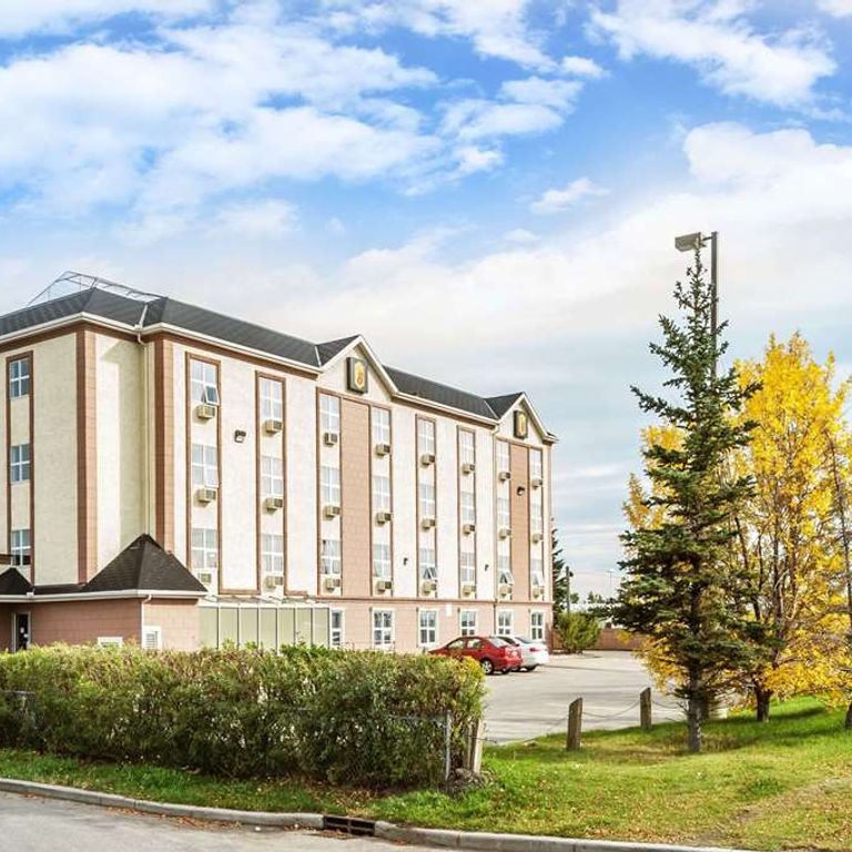 Super 8 Calgary Airport