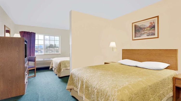 Super 8 Battle Mountain Suite
