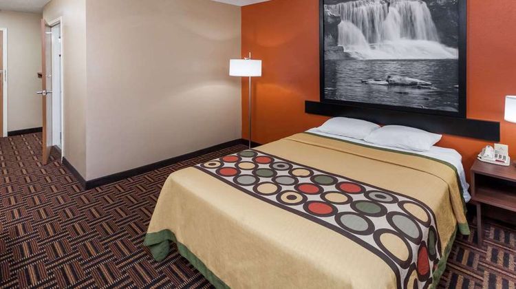 Super 8 Rochester Room