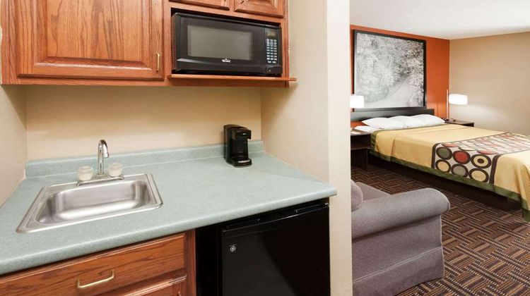 Super 8 Rochester Room
