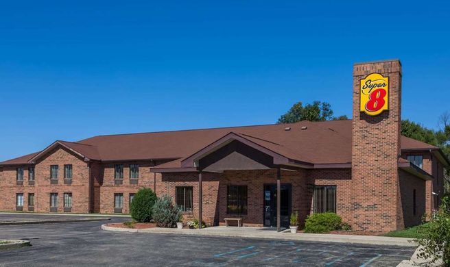 Super 8 Rochester Exterior
