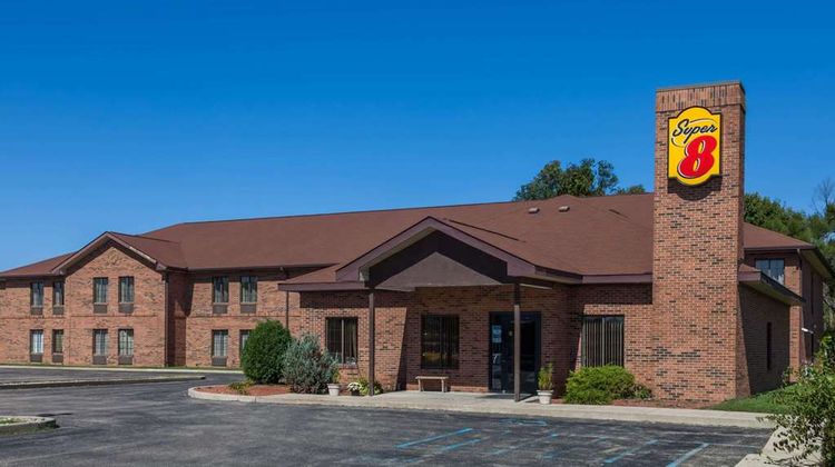 Super 8 Rochester Exterior