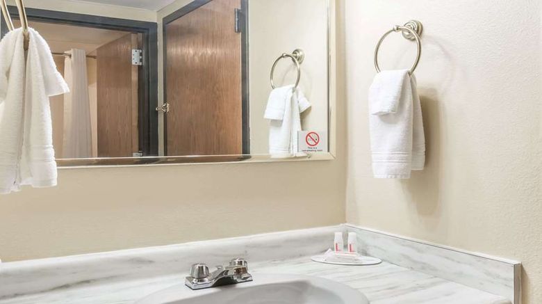 <b>Super 8 Luverne Room</b>. Images powered by <a href="https://iceportal.shijigroup.com/" title="IcePortal" target="_blank">IcePortal</a>.