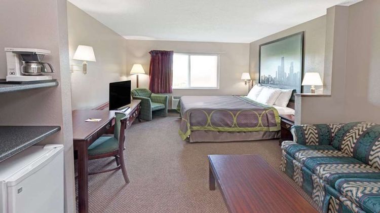 Super 8 Chicago OHare Airport Room