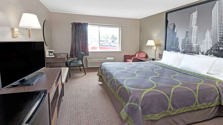 Super 8 Chicago OHare Airport Room