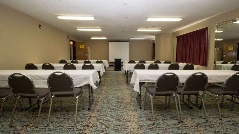 <b>Super 8 Chicago OHare Airport Meeting</b>. Images powered by <a href="https://iceportal.shijigroup.com/" title="IcePortal" target="_blank">IcePortal</a>.