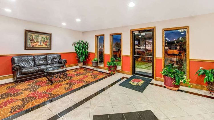 Super 8 McKinney/Plano Area Lobby