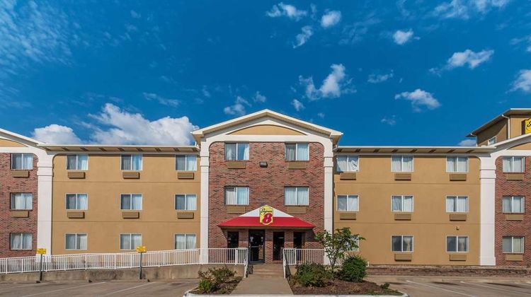 Super 8 Denton Exterior