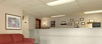Super 8 Red Deer Lobby