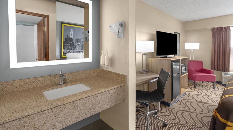 <b>Super 8 Mars/Cranberry/Pittsburgh Area Room</b>. Images powered by <a href="https://iceportal.shijigroup.com/" title="IcePortal" target="_blank">IcePortal</a>.