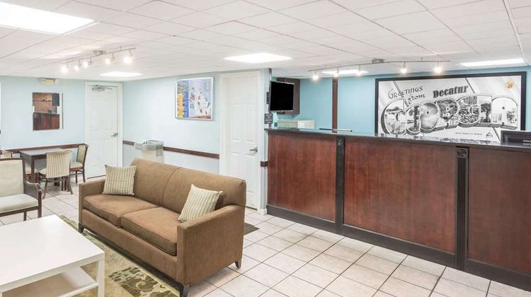 Super 8 Decatur/Lithonia/ATL Area Lobby