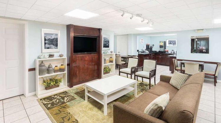 Super 8 Decatur/Lithonia/ATL Area Lobby