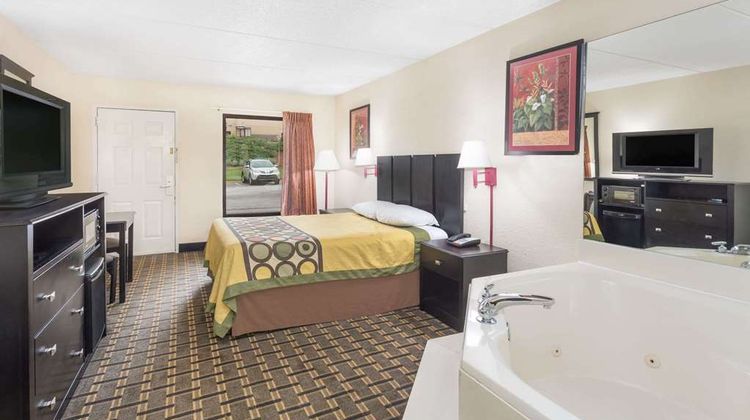 Super 8 Decatur/Lithonia/ATL Area Room