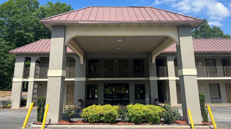 Super 8 Decatur/Lithonia/ATL Area Exterior