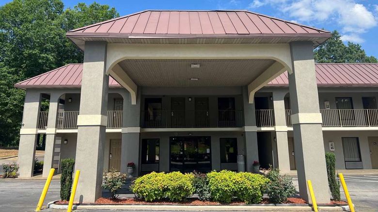 <b>Super 8 Decatur/Lithonia/ATL Area Exterior</b>. Images powered by <a href="https://iceportal.shijigroup.com/" title="IcePortal" target="_blank">IcePortal</a>.