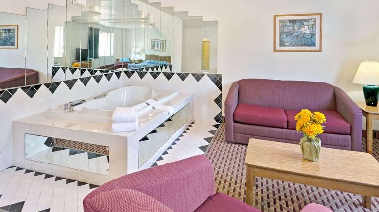 <b>Super 8 Canonsburg/Pittsburgh Area Suite</b>. Images powered by <a href="https://iceportal.shijigroup.com/" title="IcePortal" target="_blank">IcePortal</a>.
