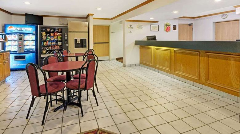 <b>Super 8 Canonsburg/Pittsburgh Area Lobby</b>. Images powered by <a href="https://iceportal.shijigroup.com/" title="IcePortal" target="_blank">IcePortal</a>.