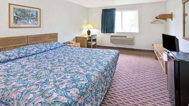 <b>Super 8 Canonsburg/Pittsburgh Area Room</b>. Images powered by <a href="https://iceportal.shijigroup.com/" title="IcePortal" target="_blank">IcePortal</a>.