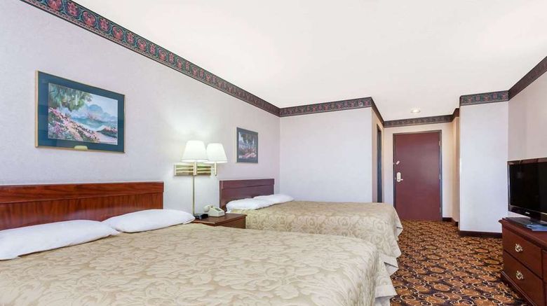<b>Super 8 Evansville North Room</b>. Images powered by <a href="https://iceportal.shijigroup.com/" title="IcePortal" target="_blank">IcePortal</a>.