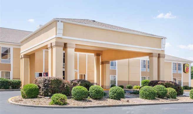 Super 8 Evansville North Exterior
