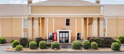 Super 8 Evansville North Exterior