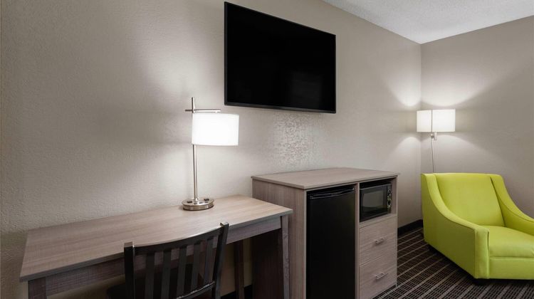 Super 8 Shepherdsville Room