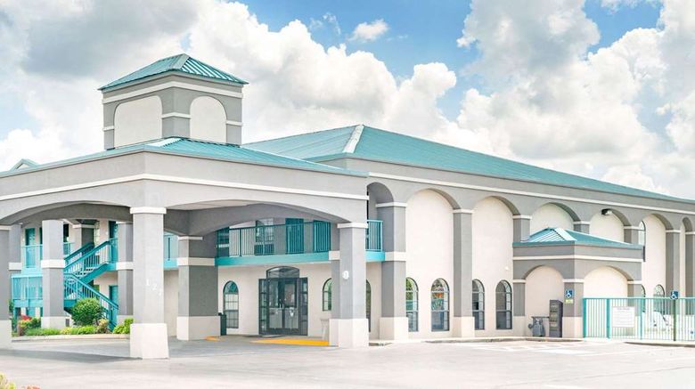 <b>Super 8 Murfreesboro Exterior</b>. Images powered by <a href="https://iceportal.shijigroup.com/" title="IcePortal" target="_blank">IcePortal</a>.