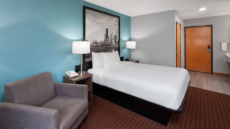 <b>Super 8 McHenry Room</b>. Images powered by <a href="https://iceportal.shijigroup.com/" title="IcePortal" target="_blank">IcePortal</a>.