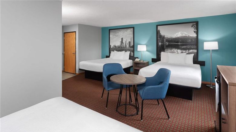 <b>Super 8 McHenry Suite</b>. Images powered by <a href="https://iceportal.shijigroup.com/" title="IcePortal" target="_blank">IcePortal</a>.
