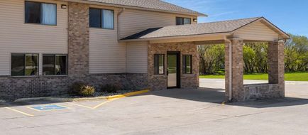 Super 8 Humboldt Exterior