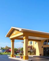 Super 8 Liverpool/Clay/Syracuse Area