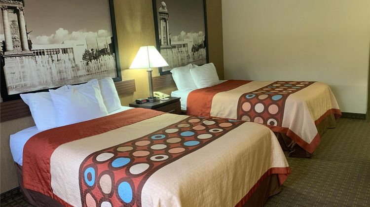 Super 8 Liverpool/Clay/Syracuse Area Suite