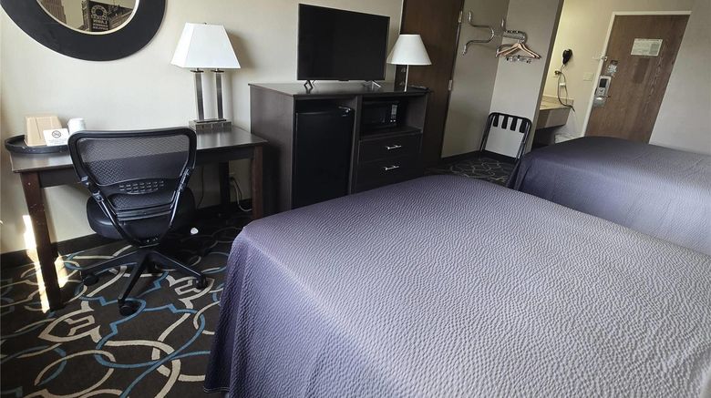 <b>Super 8 Kansas City Room</b>. Images powered by <a href="https://iceportal.shijigroup.com/" title="IcePortal" target="_blank">IcePortal</a>.