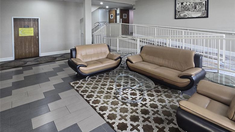 <b>Super 8 Kansas City Lobby</b>. Images powered by <a href="https://iceportal.shijigroup.com/" title="IcePortal" target="_blank">IcePortal</a>.