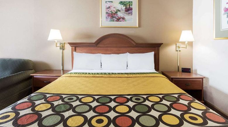 <b>Super 8 Greensboro Room</b>. Images powered by <a href="https://iceportal.shijigroup.com/" title="IcePortal" target="_blank">IcePortal</a>.