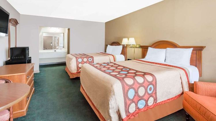 Super 8 Greensboro Room