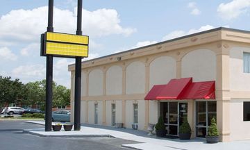 Super 8 Greensboro