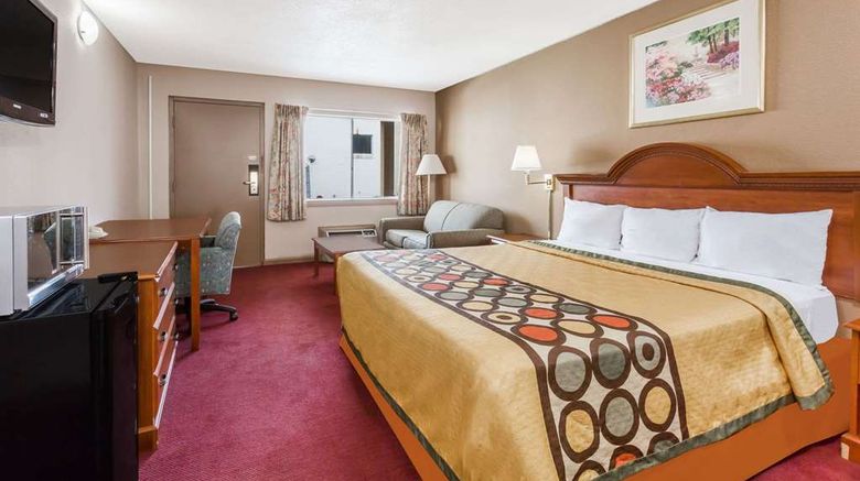<b>Super 8 Greensboro Room</b>. Images powered by <a href="https://iceportal.shijigroup.com/" title="IcePortal" target="_blank">IcePortal</a>.