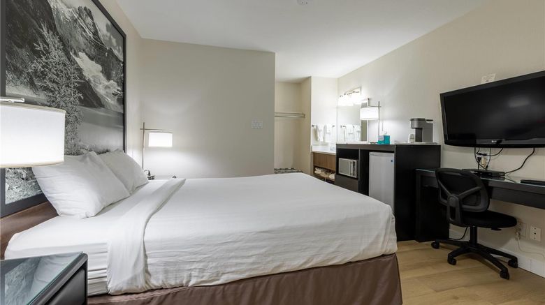 <b>Super 8 Golden Room</b>. Images powered by <a href="https://iceportal.shijigroup.com/" title="IcePortal" target="_blank">IcePortal</a>.