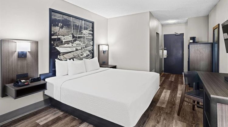 Super 8 Thunder Bay Room