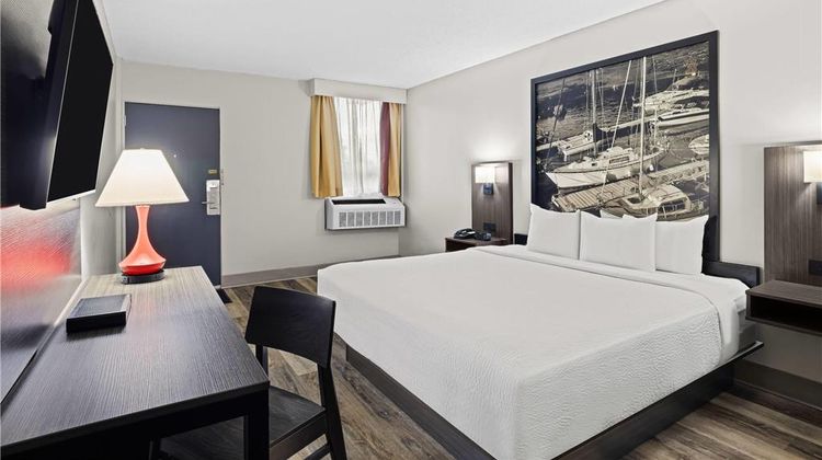 Super 8 Thunder Bay Room
